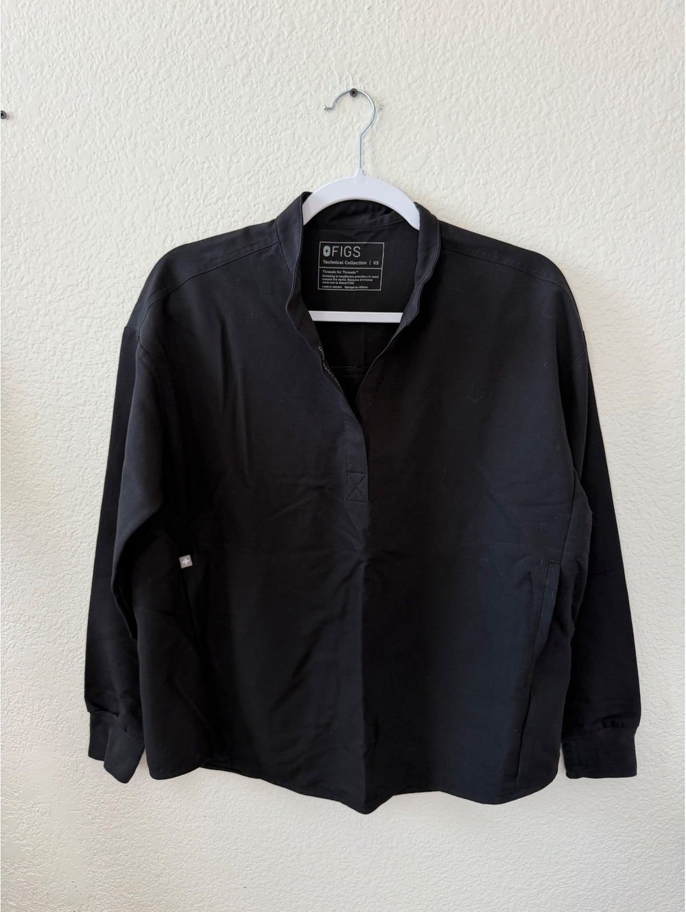 FIGS Rafaela Black Long Sleeve Medical Scrub Top Size XS